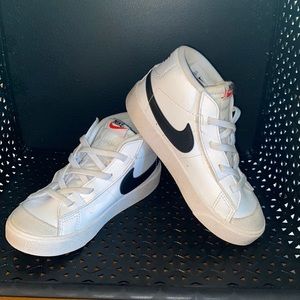 Nike blazer mid 77 size 10c